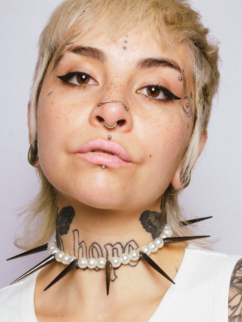 ELEPHANT EGG PEARL SPIKE CHOKER