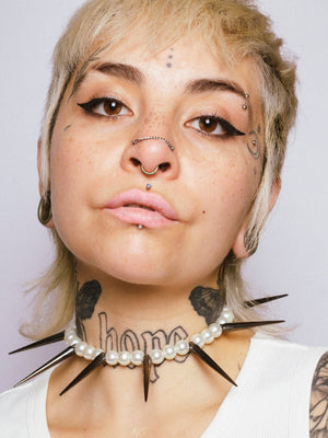 ELEPHANT EGG PEARL SPIKE CHOKER