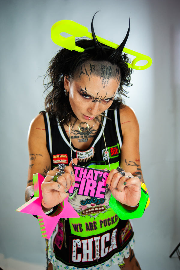 ROY IS A MESS NECKLACE FIRE PNK BLK
