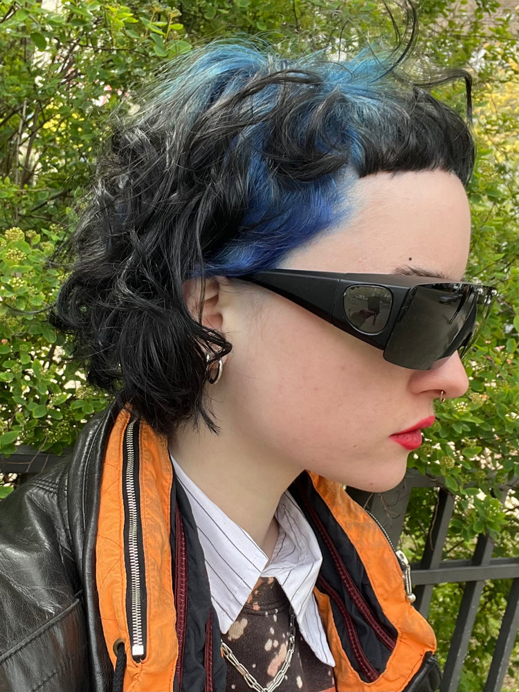 BLACK SUNGLASSES
