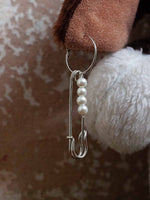 ELEPHANT EGG EARRING HOOP PEARL AND SAFETY PIN