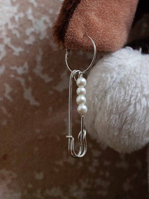 ELEPHANT EGG EARRING HOOP PEARL AND SAFETY PIN