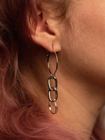 ELEPHANT EGG HOOP CHAIN EARRING
