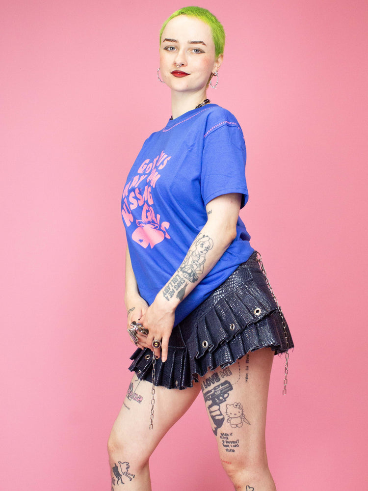 BLACK SHEEP BONES KISSING GIRLS TEE BLUE STITCHED