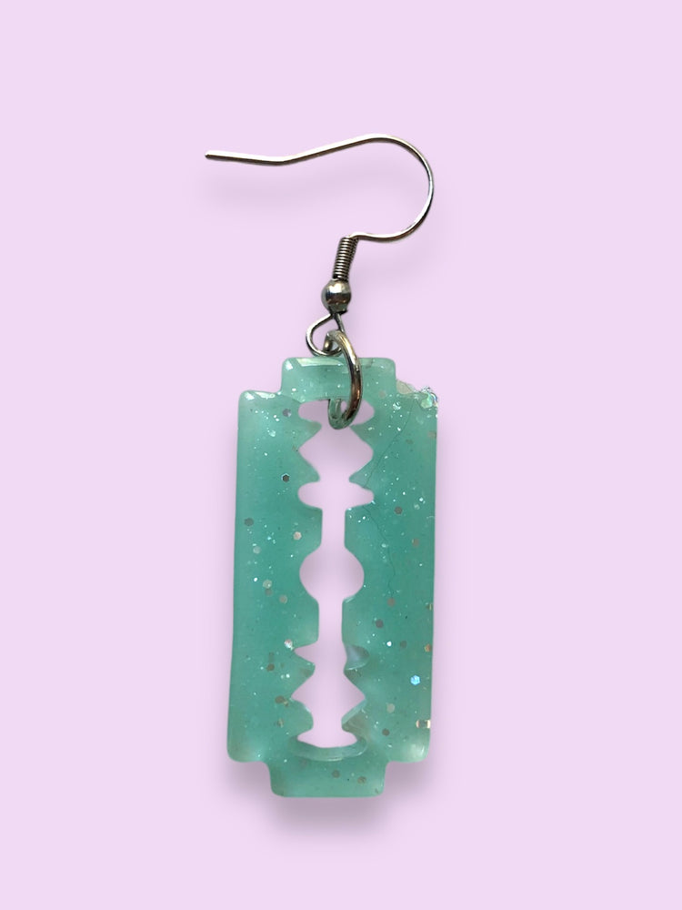 RAZOR BLADE GLITTER EARRING PASTEL BLUE