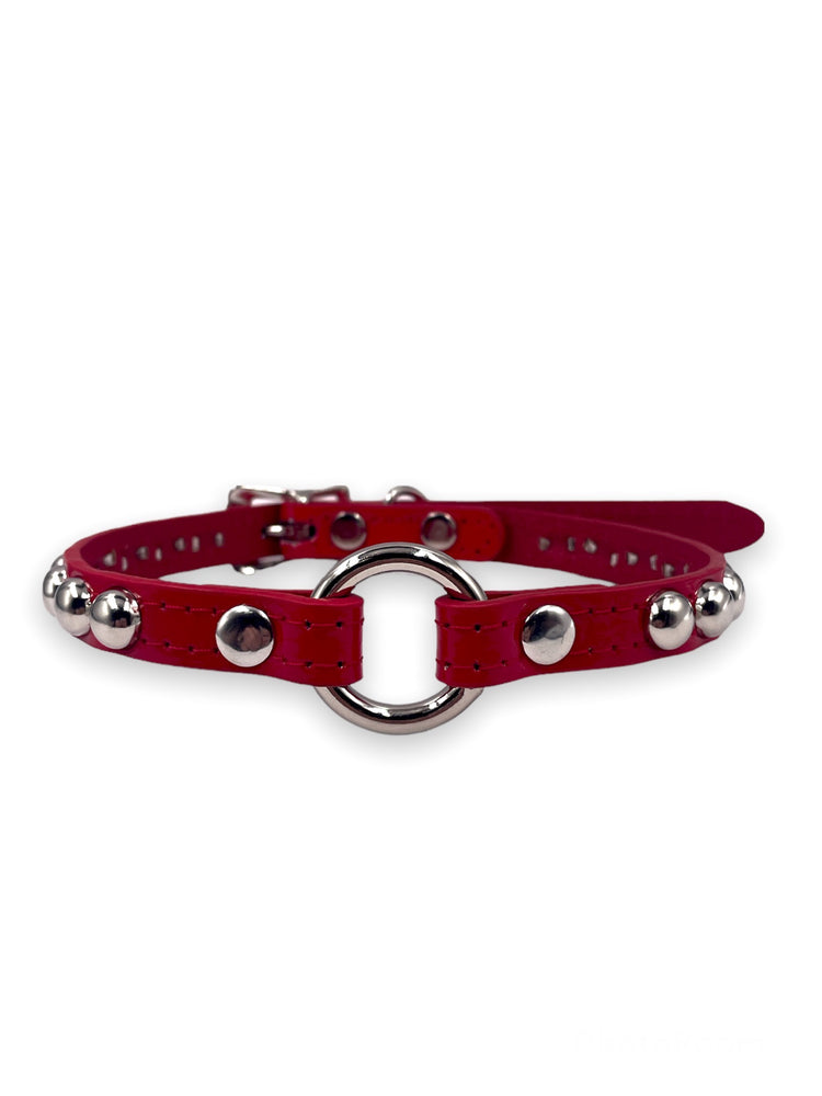 FUNK PLUS SMALL RED CHOKER WITH RING AND ROUND STUDS