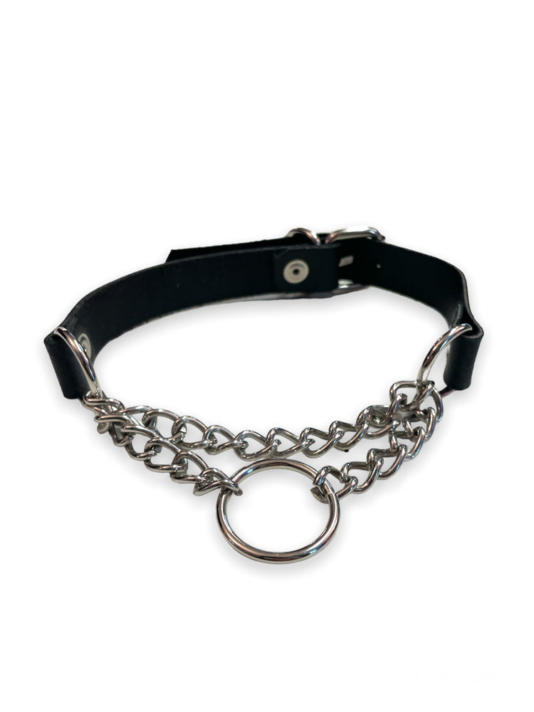 CHOKER WITH TWO CHAINS AND RING