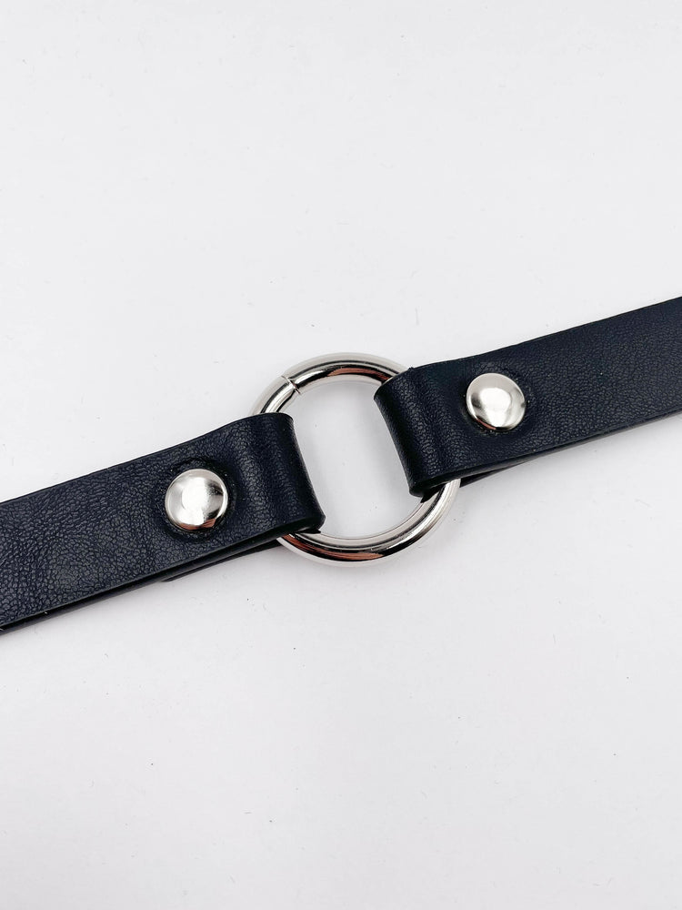 
            
                Load image into Gallery viewer, FUNK PLUS SIMPLE O RING BLACK CHOKER
            
        