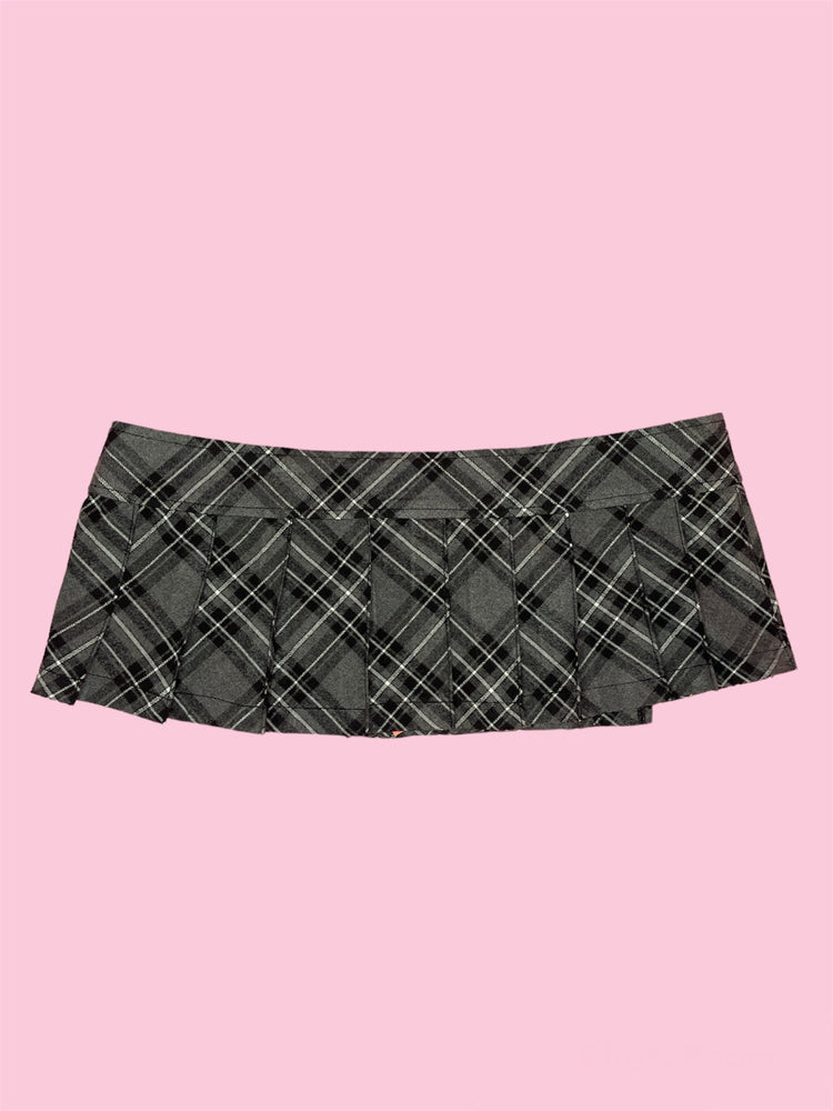 
            
                Bild in den Galerie-Viewer laden,DEADSTOCK QUEEN OF DARKNESS MINI SKIRT
            
        