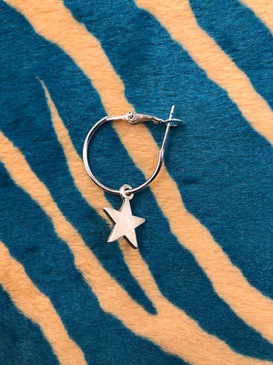 
            
                Load image into Gallery viewer, STAR EARRING
            
        