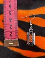 RAZORBLADE EARRING