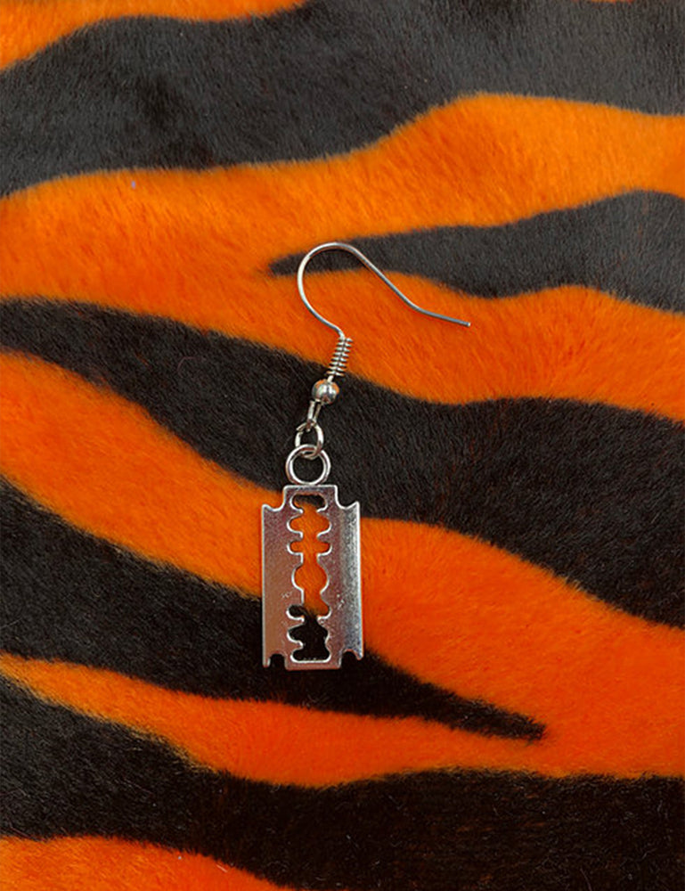 RAZORBLADE EARRING