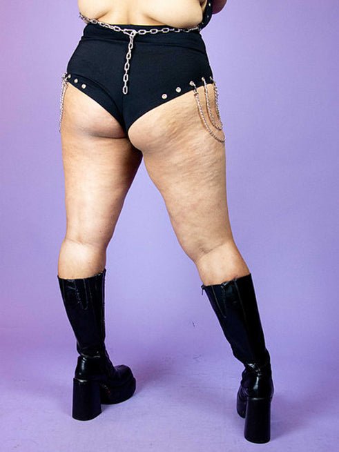 
            
                Load image into Gallery viewer, INDYANNA EYELET SHORTS + CHAINS
            
        