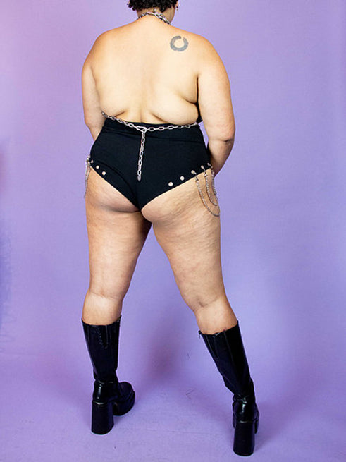
            
                Load image into Gallery viewer, INDYANNA EYELET SHORTS + CHAINS
            
        