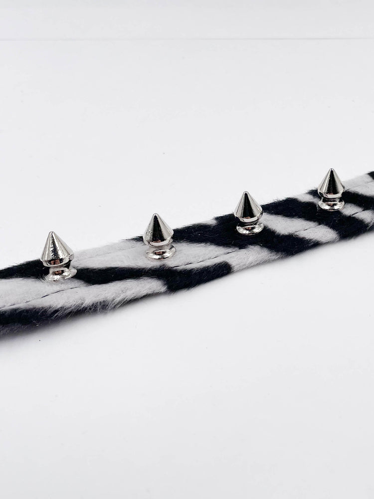 FUNK PLUS ZEBRA SPIKE CHOKER