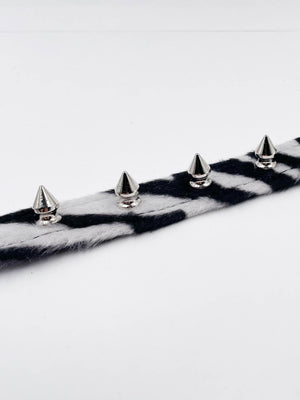 FUNK PLUS ZEBRA SPIKE CHOKER