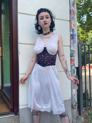 <tc>DAISY CORSET PINK BAT UNDERBOOB CORSET</tc>