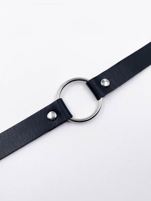 SIMPLE O-RING CHOKER WITH BUTTON CLOSURE