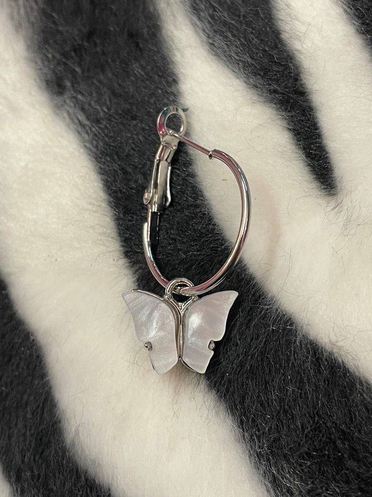 
            
                Load image into Gallery viewer, WHITE SILVER BUTTERFLY EARRING
            
        