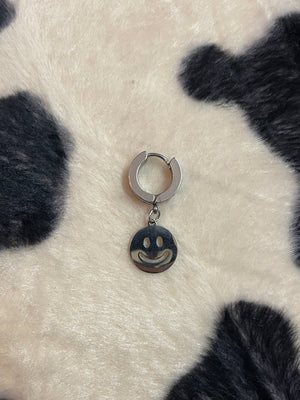 HAPPY SMILEY EARRING