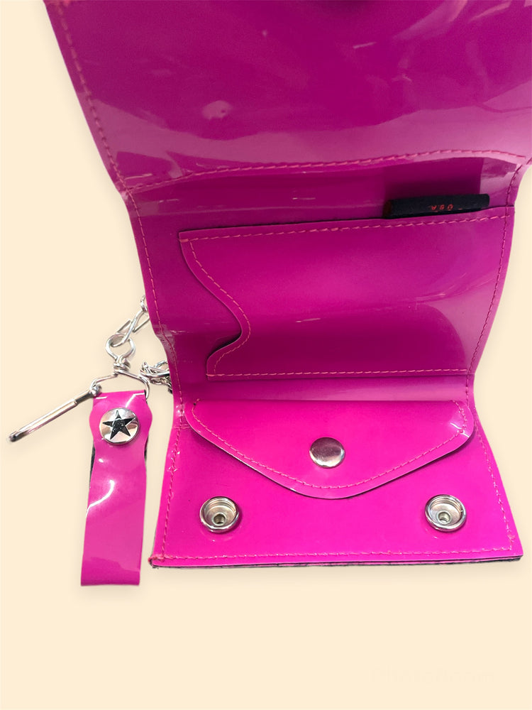 ADDICTED PINK VINYL SKULL WALLET