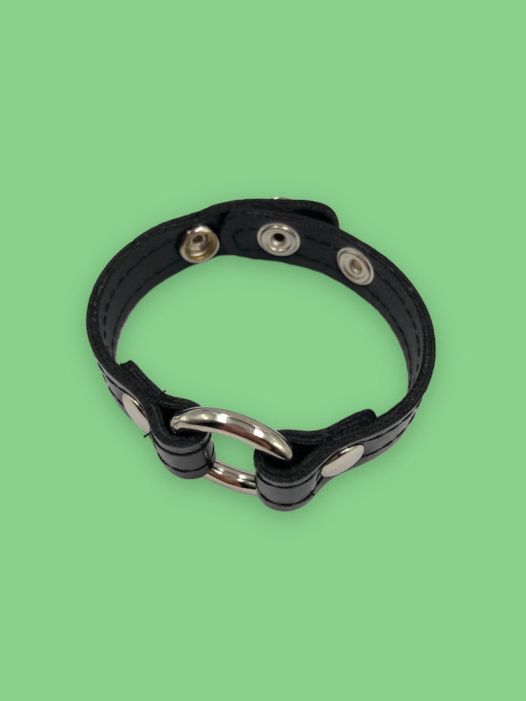 FUNK PLUS BRACELET BLACK VINYL WITH RING