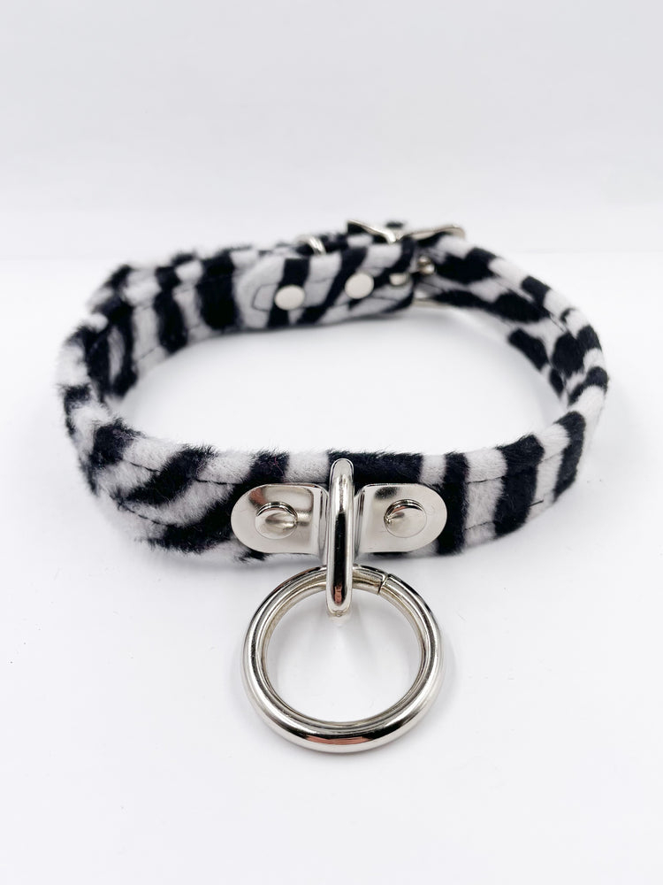 FUNK PLUS ZEBRA RING CHOKER CK129