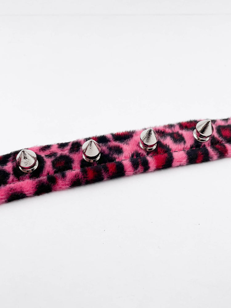 
            
                Load image into Gallery viewer, FUNK PLUS PINK LEOPARD SPIKE CHOKER
            
        