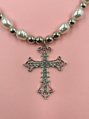 
            
                Load image into Gallery viewer, PEARLS, FAKE DIAMONDS AND CROSS NECKLACE
            
        